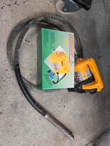 Trilnaald voor beton  beschikbaar voor biedingen