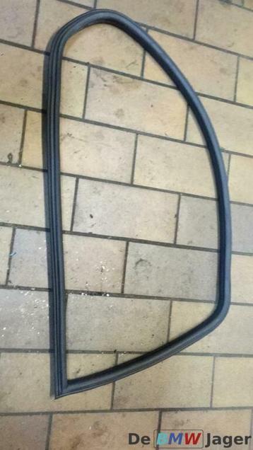Raamrubber rechts achter BMW 3-serie E46 Compact 8250407 beschikbaar voor biedingen
