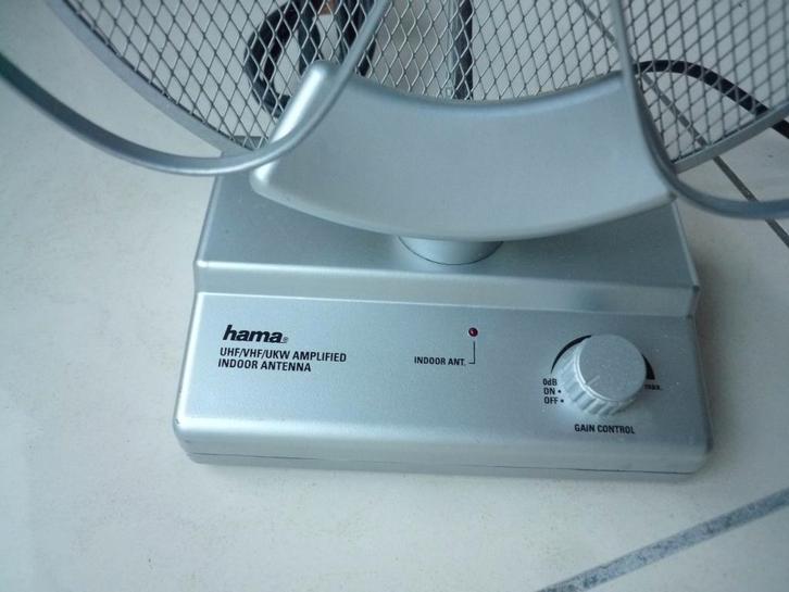 Antenne TV intérieure amplifiée pour VHF/UHF/FM, TV, Hi-fi & Vidéo, Accessoires de télévision, Comme neuf, Enlèvement ou Envoi