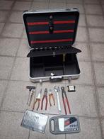 Werkkoffer en gereedschap, Ophalen