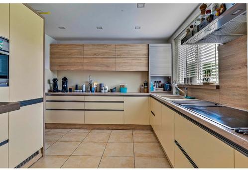 Keuken met Bosch apparatuur, Huis en Inrichting, Keuken | Complete keukens, Gebruikt, Hoekkeuken, Crème, Kunststof, Greeploos