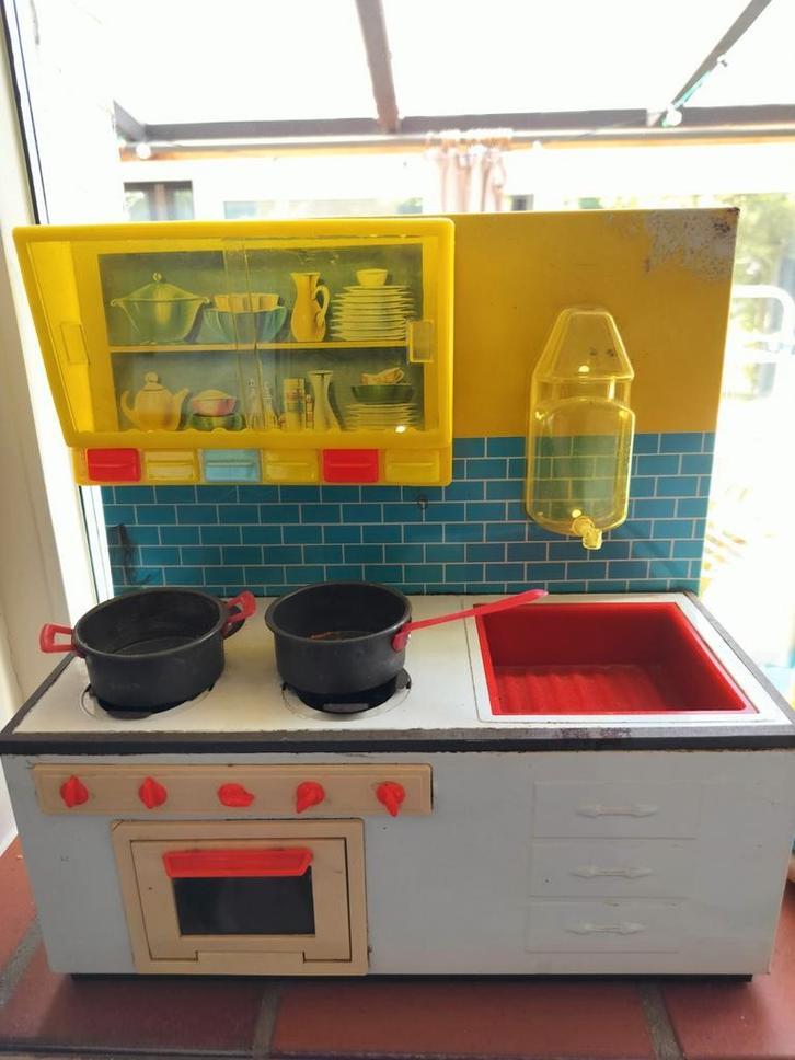 Authentiek vintage keukentje (jaren 60) 30bx31hx13d cm, Kinderen en Baby's, Kinderkamer | Inrichting en Decoratie, Gebruikt, Ophalen