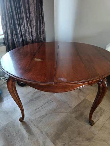 Tafel beschikbaar voor biedingen