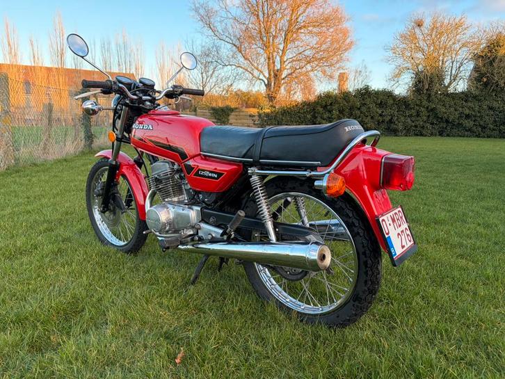 Honda CB125, Motos, Motos | Honda, Particulier, 2 cylindres, Enlèvement