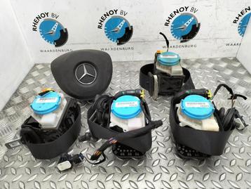 Mercedes CLA stuur airbag  en 4 spanners  beschikbaar voor biedingen
