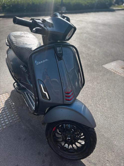 Vespa sprint BKLASSE, Fietsen en Brommers, Brommers | Vespa, Zo goed als nieuw, Ophalen of Verzenden