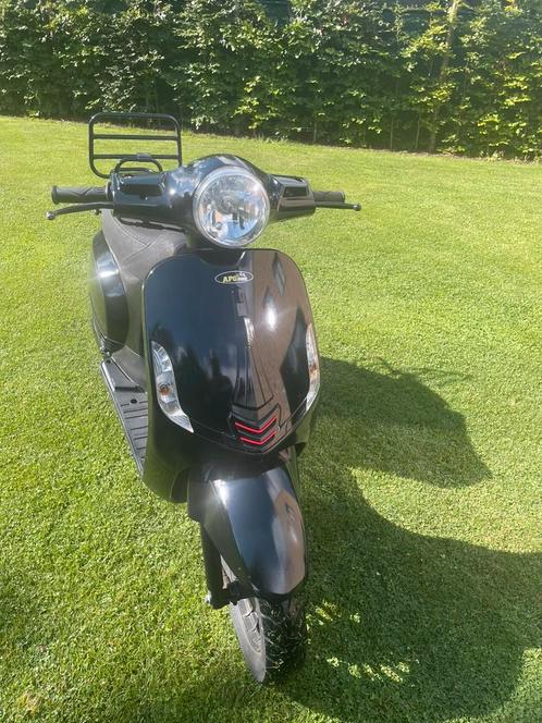 Scooter vespa look b klasse, Fietsen en Brommers, Scooters | Vespa, Ophalen of Verzenden
