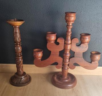 Twee grote houten kandelaars scandnavisch design jaren '70 beschikbaar voor biedingen
