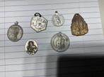 verzameling vintage religieuze katholieke medailles hangers., Ophalen of Verzenden, Zo goed als nieuw