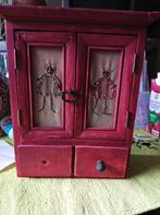 Kleerkast voor poppenkleertjes. Rood. Hout., Kinderen en Baby's, Ophalen of Verzenden, Gebruikt, Accessoires