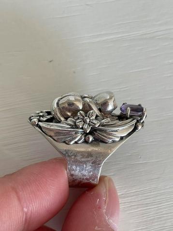 Zilveren ring van carol felley beschikbaar voor biedingen