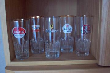 Diverse pilsglazen beschikbaar voor biedingen