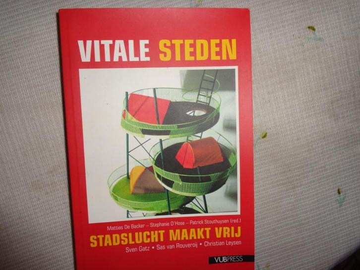 M.De Backer  Vitale steden-stadslucht maakt vrij, Boeken, Wetenschap, Gelezen, Ophalen of Verzenden