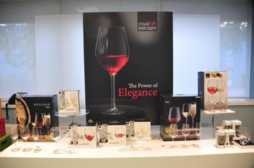 Display materiaal om uw product of verzameling te etaleren. beschikbaar voor biedingen