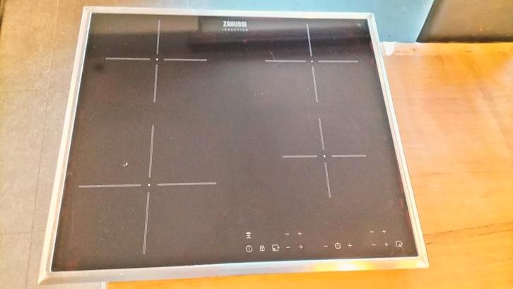 Taque induction ZANUSSI 60Cm, Elektronische apparatuur, Kookplaten, Gebruikt, Inbouw, Inductie, 4 kookzones, Energieklasse A of zuiniger