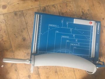Dahle 561 professionele hefboom snijmachine  beschikbaar voor biedingen