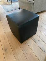 Vierkante voetenbank/ poef in kunstleer, Huis en Inrichting, Ophalen, Overige materialen, Minder dan 50 cm, Vierkant