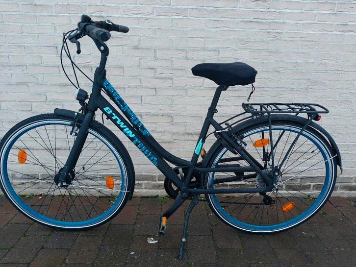 Dames fiets b-twin, Fietsen en Brommers, Fietsen | Dames | Damesfietsen, Zo goed als nieuw, Overige merken, Versnellingen, Ophalen