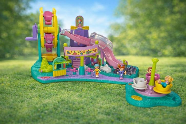 ensemble de parc d'attractions Polly Pocket Ride & Surprises, Enfants & Bébés, Jouets | Maisons de poupées, Comme neuf, Maison de poupées