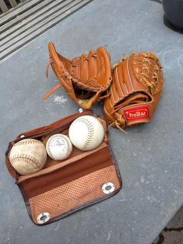 Diverse sportmemorabilia, ,tennis,honkbal  beschikbaar voor biedingen