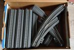 Lot van Märklin C-rails (129 stuks), locomotief, huisjes,..., Ophalen, Gebruikt