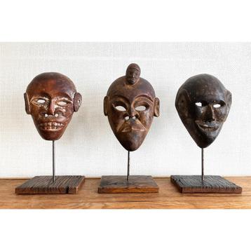 Antieke Himalaya maskers (Gurung, Magar of Tamang) beschikbaar voor biedingen