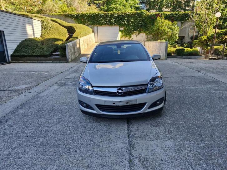 OPEL ASTRA 1.4 ESSENCE 2007 AVEC 165MKM AIRCO CT OK, Autos, Opel, Particulier, Astra, ABS, Airbags, Air conditionné, Ordinateur de bord
