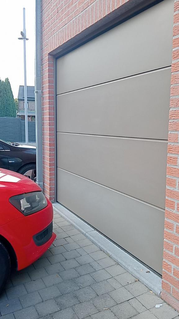 Porte de garage sectionnelle motorisée, Immo, Garages en Parkeerplaatsen