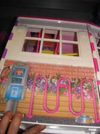 Pakket Barbie: opplooibaar huis, camper en kledingkast, Kinderen en Baby's, Speelgoed | Poppenhuizen, Ophalen, Zo goed als nieuw