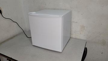 TILLREDA minikoelkast met klein vriesvak 
Koelkast, i beschikbaar voor biedingen