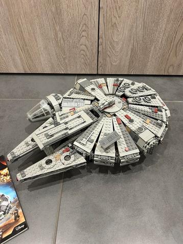 Complete set 75105 - Lego Star Wars - Millenium Falcon