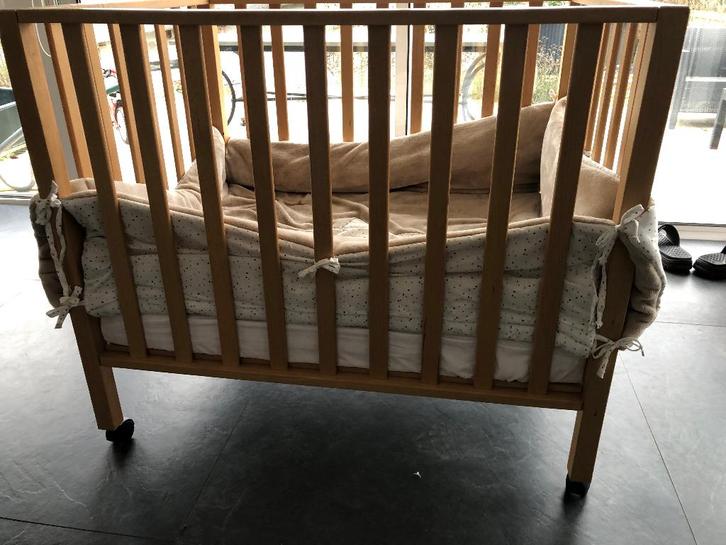 Parc bébé sur roulettes, Enfants & Bébés, Parcs, Utilisé, Rectangulaire, Réglable en hauteur, Tapis de parc, Roulettes, Enlèvement