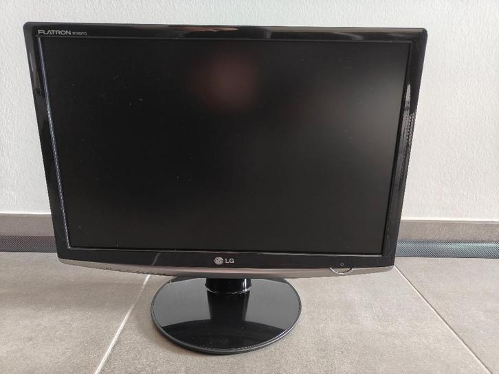 LG Flatron W1952TQ-PF, Computers en Software, Monitoren, Gebruikt, 60 Hz of minder, DVI, VGA, TN, Overige resoluties, 1 tot 2 ms