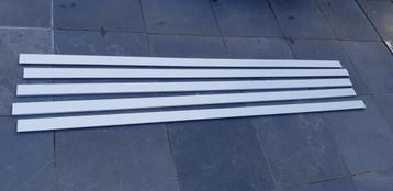 PLINTEN 5 stuks van 1.44 m beschikbaar voor biedingen