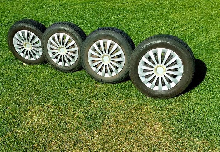 4 pneus hiver Goodyear pour Nissan, Renault ou Dacia, Auto-onderdelen, Banden en Velgen, Banden en Velgen, Winterbanden, 14 inch