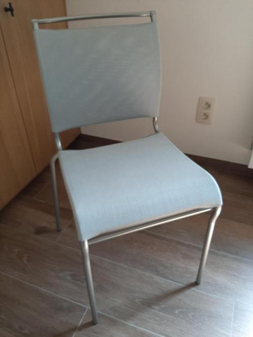 4 stoelen met witte kunststof bekleding, Huis en Inrichting, Stoelen, Gebruikt, Vier, Kunststof, Metaal, Wit, Ophalen