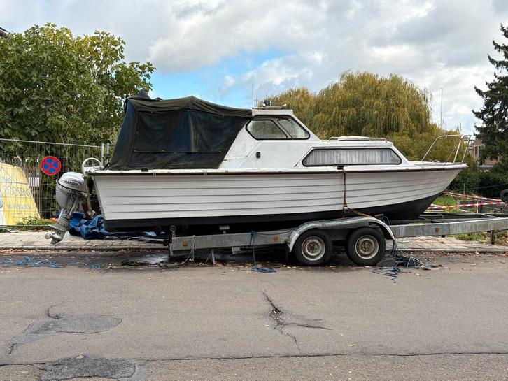 Bateau de plaisance hors bord, Watersport en Boten, Motorboten en Motorjachten, Gebruikt, Polyester, 6 tot 9 meter, Benzine, Buitenboordmotor