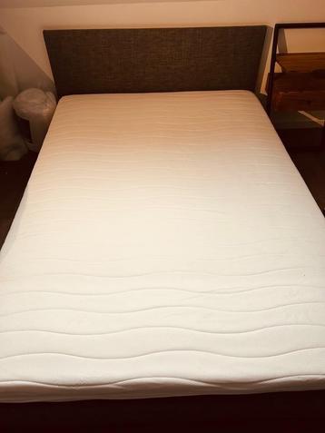 Bed met matras NIEUW- TWIJFELAAR 140 breed beschikbaar voor biedingen
