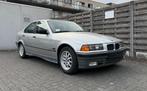 BMW 318i - E36 (Oldtimer), Auto's, 4 cilinders, Zilver of Grijs, 3 Reeks, 85 kW