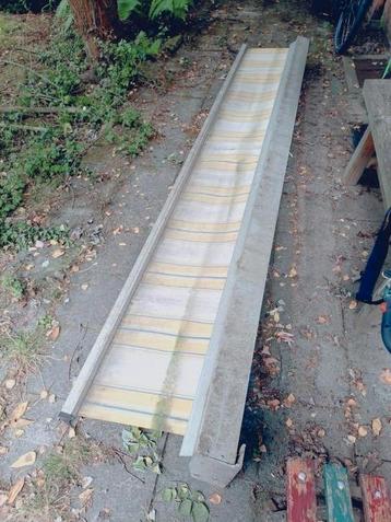 Zonneluifel/zonwering beschikbaar voor biedingen