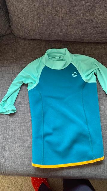 Thermisch zwemtshirt beschikbaar voor biedingen