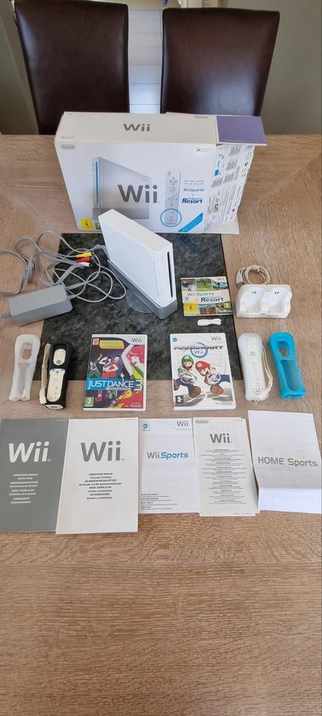 Nintendo Wii Starter Pack - Wii Sports + Wii Sports Resort, Consoles de jeu & Jeux vidéo, Consoles de jeu | Nintendo Wii, Comme neuf