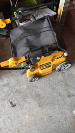 Verticuteermachine powerplus, Tuin en Terras, Grasmaaiers, Ophalen, Zo goed als nieuw