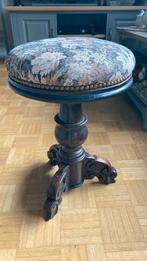 Pianostoel zeer oud, Ophalen