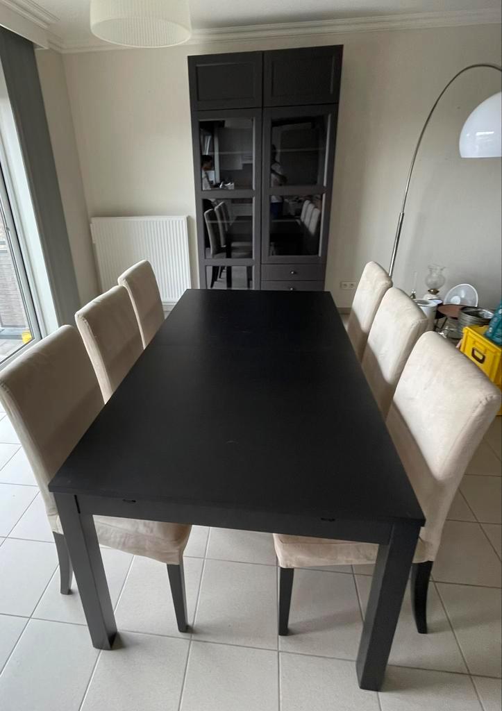 Tafel uitschuifbaar met 6 stoelen en grote vitrine kast., Huis en Inrichting, Complete eetkamers, Gebruikt, 4 tot 6 stoelen, Ophalen