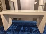 Witte hoge tafel, Zakelijke goederen, Ophalen