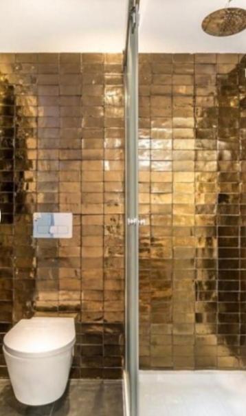 faience metallic gold handmade  beschikbaar voor biedingen