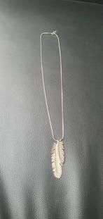 ketting met pluim, Ophalen of Verzenden, Zo goed als nieuw