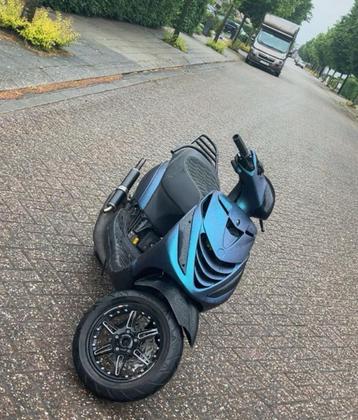 Scooter beschikbaar voor biedingen