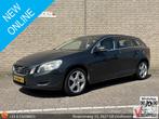 Volvo V60 2.0 D3 Momentum Automaat | Leder | Climate | Cruis, Auto's, Volvo, Automaat, Parkeersensor, Zilver of Grijs, Te koop